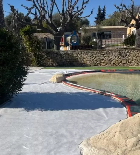Sublimer l'espace autour de votre piscine à Mondragon, Bollène, AETP