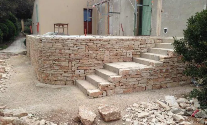 Mur en pierre à Bollène, Bollène, AETP