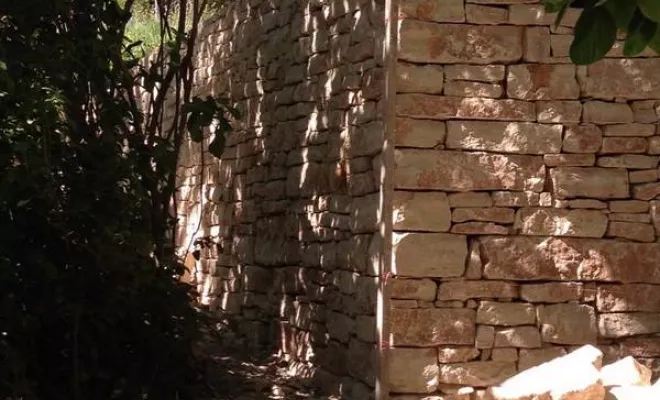 Mur en pierre à Bollène, Bollène, AETP