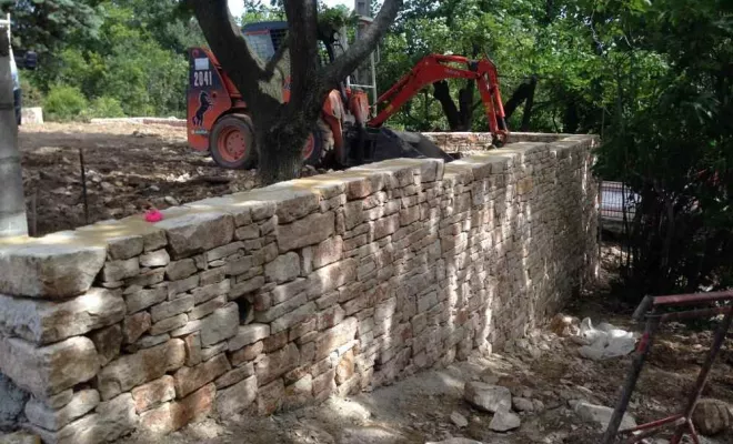 Mur en pierre à Bollène, Bollène, AETP