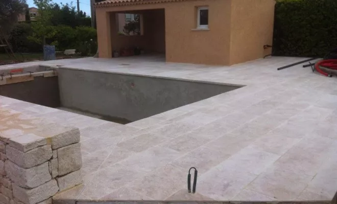 Piscine, bassin et fontaine à Bollène, Bollène, AETP